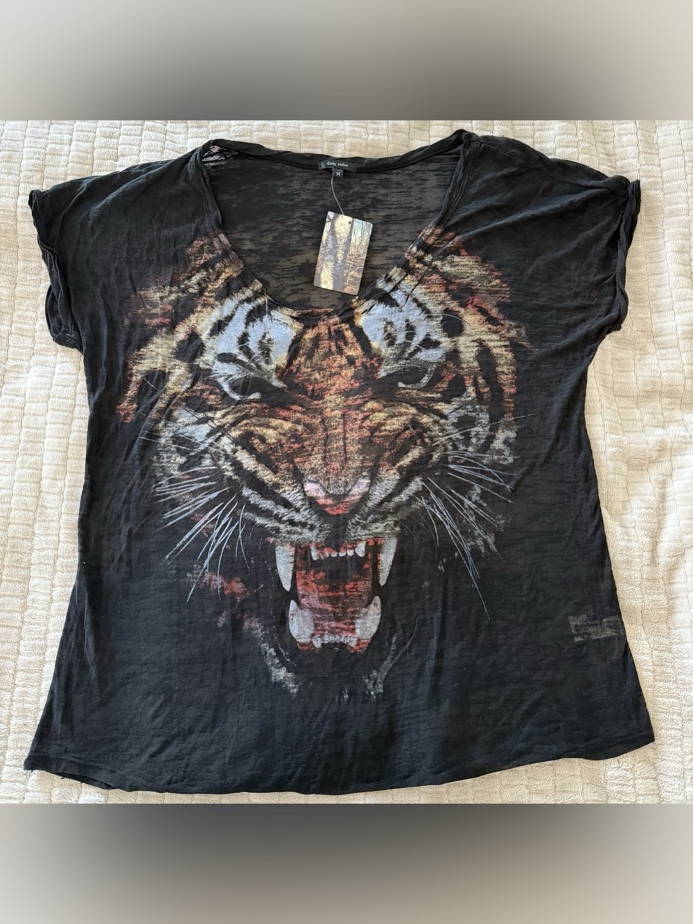 dirty violet Tiger Graphic Tee Size Medium NWT